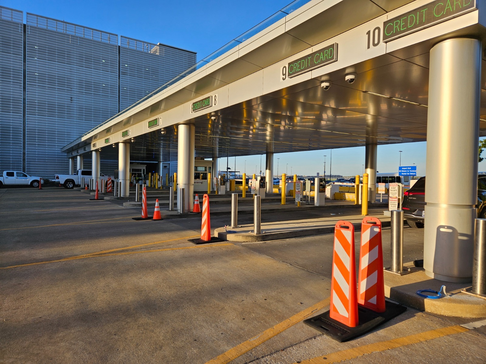 01-Airports-B-Memphis-creditcard-plaza